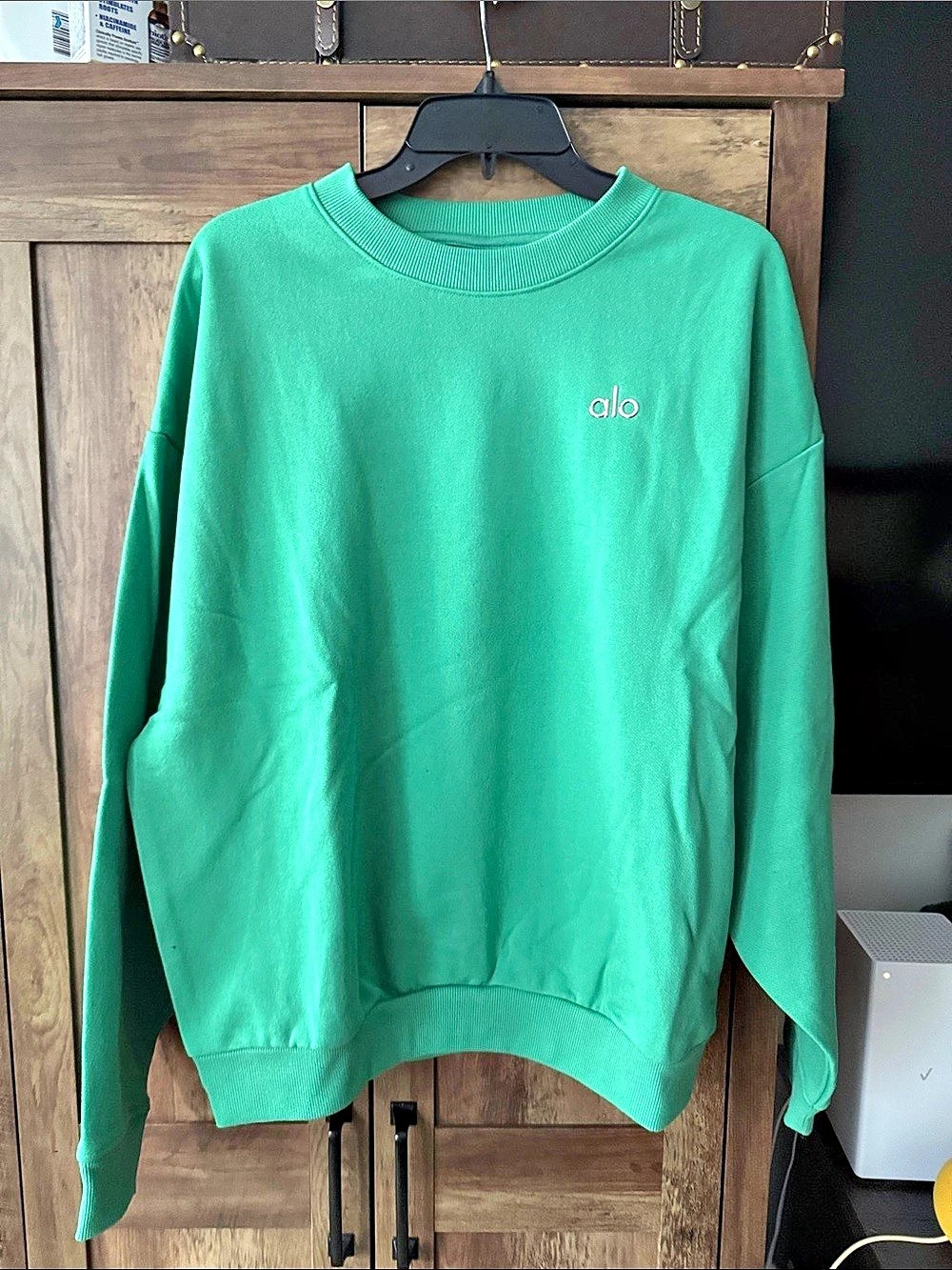 alo Crewneck Sweatshirt in Green Like New